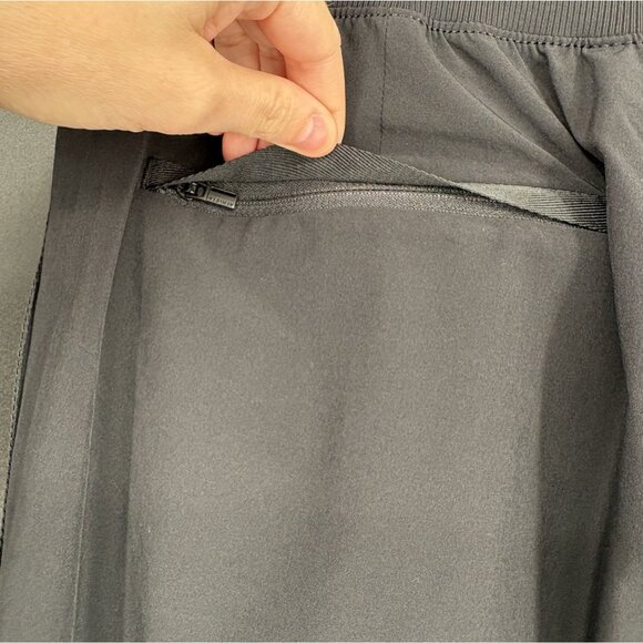 Athleta Women's Nolita Slim Tapered Crop Pants 12 Black UPF 50+ Featherweight - Picture 3 of 12